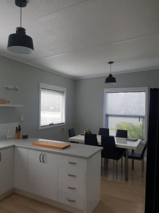 Holiday House On Sale Βίλα Tullah Εξωτερικό φωτογραφία