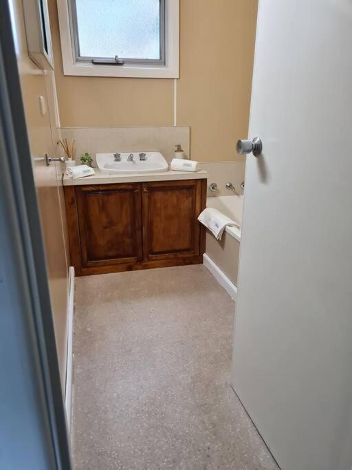 Holiday House On Sale Βίλα Tullah Εξωτερικό φωτογραφία